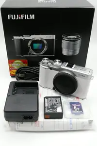 在飛比找Yahoo!奇摩拍賣優惠-*美品*  FUJIFILM X-A2  - 單機身 - 白