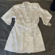 Vintage California Dynasty Ladies White Robe NWT Beaded Size Medium