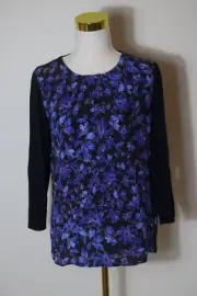 Size M Women's "David Lawrence" Gorgeous Floral Top. Brand New. Bargain Price.