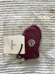 Moncler Baby Gloves Xxs With Tag