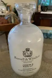 Russell & Windsor London Perfumers Jasmine White Lily 1 Liter Glass Foam Bath