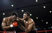 Tony Tucker Is Hit With A Right Jab From Mike Tyson Old Boxing Photo