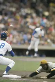 Pittsburgh Pirates Manny Sanguillen in action, diving into f - 1972 Old Photo