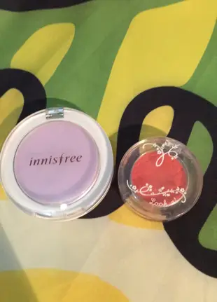 innisfree礦物腮紅餅。etude house 眼影rd306. 戀愛魔鏡腮紅粉嫩魔法腮紅esence唇蜜 僅試用