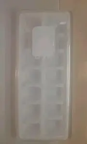 4 White Plastic Ice Cube Trays with 14 Ice Cube Tray Removable Lid Fill Spout