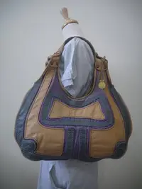 在飛比找Yahoo!奇摩拍賣優惠-RABEANCO皮革側背包～