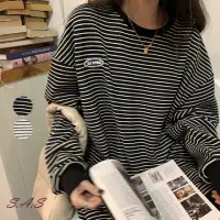 在飛比找momo購物網優惠-【SAS】韓版寬鬆長袖圓領條紋上衣(2色可選 T恤 長袖T恤