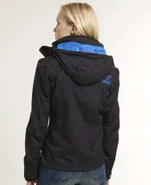 跩狗嚴選 極度乾燥 Superdry 女款 透氣網眼內裡 薄款 風衣 外套 防風 連帽 黑藍 金屬藍