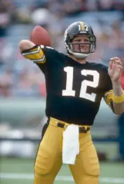 Quarterback Terry Bradshaw of the Pittsburgh Steelers1980's NFL Photo 6