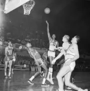 Philadelphia Warriors Wilt Chamberlain In Action 1960 Old Basketball Photo 3