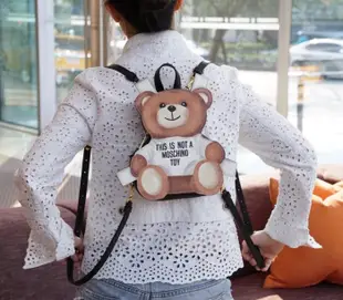 Moschino Teddy Bear Bag 標籤熊鍊帶包 白