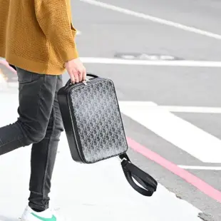 【Dior 迪奧】經典滿版品牌LOGO印花小牛皮單肩商務包後背包(黑白 大)