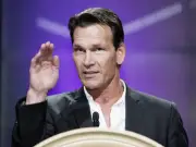 Actor Patrick Swayze accepts the Independent Career Achievement Aw - Old Photo
