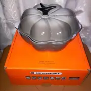 Le Creuset Two-handed Pot Pumpkin Cocotte Nutmeg Halloween Limited Edition New