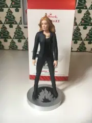 Beatrice ‘Tris’ Prior Divergent Christmas Hallmark Keepsake Ornament New In Box