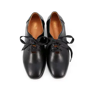 HERLS牛津鞋 兩穿緞帶鏤空方頭低跟牛津鞋(附鞋帶) 黑色