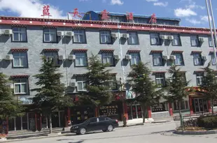 香格裏拉藍天露酒店Lantianlu Hotel