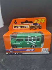 New matchbox 1-75 Chevy Chevrolet Transport Bus # 24 1998 national green Vintage
