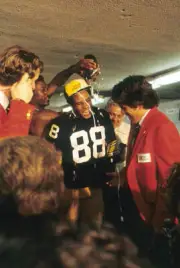 Super Bowl XIII Pittsburgh Steelers Lynn Swann victorious with cha- Old Photo