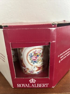 Vintage Set of 4 Royal Albert Lady Carlyle Tea Mugs NEW Condition.