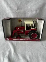 1/16 Vintage International 986 Tractor W/Loader by ERTL W/Original Box!