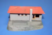 HO Scale Model Railroad Slot Car Train Scenery Suburban House w/ Front Pool