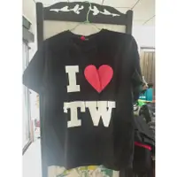 在飛比找蝦皮購物優惠-我愛台灣 I ❤TW 黑色短袖上衣 T恤