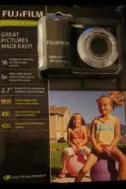 NEW Fuji Film Fine Pix AX650 16MP Digital Camera With 5x Zoom and Storage Card