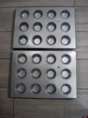 NEW AMCO Bakeware 905225 Baking Pan 12-2 3/4" Muffin / Cupcake Commercial (2pk)
