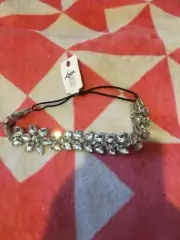 LOVISA BRIDAL SIDE STONE DETAIL DIAMANTE HEAD PIECE HEADBAND BNWT (ACC2)