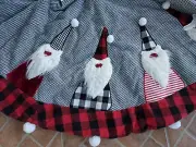 NWT ISAAC MIZRAHI Gnome Christmas Tree Skirt Faux Fur RARE 52" Buffalo Plaid