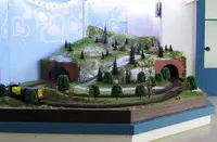 在飛比找有閑購物優惠-鐵道模型場景代工範例~0.9＊0.9 平方米 診所佈景1