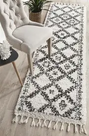 Saffron Runner Rug in White