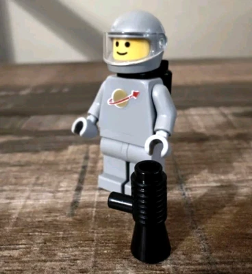 **NEW** 100% LEGO Classic Light Gray Space Man Decaled Minifigure Gray Hands