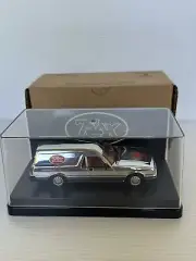 TRAX TR76 XF FORD PANEL VAN SILVER CELEBRATING 25 YEARS OF TRAX 1:43 SCALE.