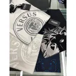 高雄凡賽斯歐洲精品 VERSUS 燙銀 印白 反光設計 大LOGO 出清 短T/T-SHIRT