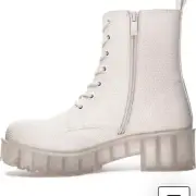 NWOT Dirty Laundry Mazzy Lace-Up Boot Size 8.5 Off white Combat