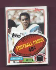 1981 TOPPS FOOTBALL CELLO PACK W KELLEN WINSLOW ROOKIE RC SHOWING