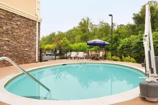 Country Inn & Suites by Radisson Asheville West