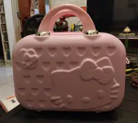 在飛比找Yahoo!奇摩拍賣優惠-kitty手提化粧箱（行李箱）,雨傘，化粧包