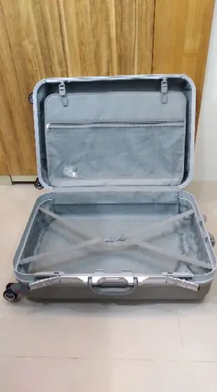 二手Rowana 29吋 鋁框式 ABS材質 硬殼行李箱