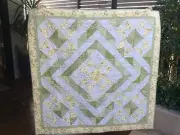 Handmade patchwork Quilt. 5 stars in green and cream (#172)