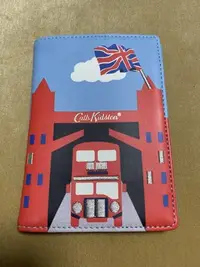 在飛比找Yahoo!奇摩拍賣優惠-全新 英國品牌 Cath Kidston 護照夾