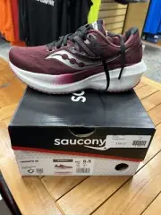 Size 6.5 Saucony Triumph 20 Sundown Rose Wmns