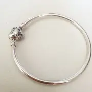 NEW Genuine PANDORA Moments Silver Bangle, Logo Heart Clasp 596268-17 ALE 925