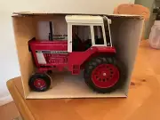 Ertl International 1586 Shelf Model Toy Tractor