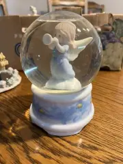 Vintage 1996 Precious Moments by Enesco musical snow globe “Joy To The World”