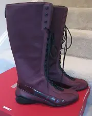 Pirelli PZERO Rosso Corsa Ladies Boots Size 7.5 Vino Color NWT Brand New w/Box