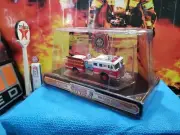 City of Houston CODE 3 seagrave pumper1/64 Fire Dept unit 38 BEAUTIFUL FIRETRUCK