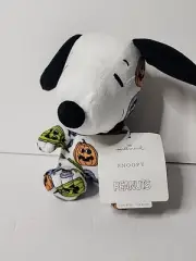 HALLMARK SNOOPY PEANUTS HALLOWEEN PLUSHIE JACK O LANTERN